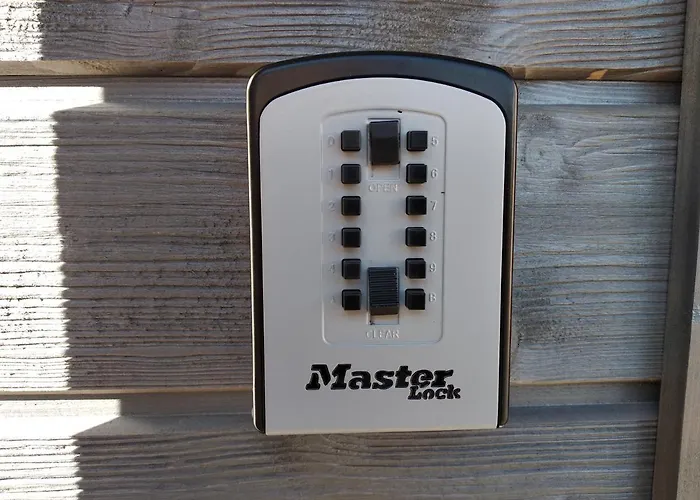 Student Home Apartment *