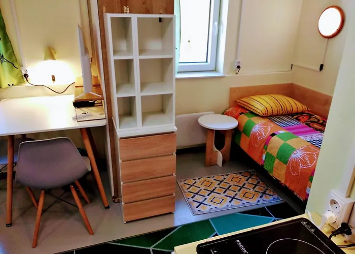 Student Home Apartment *